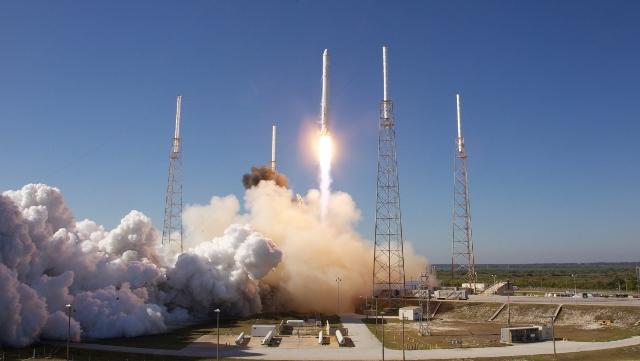SpaceX Attempts to Land Rocket