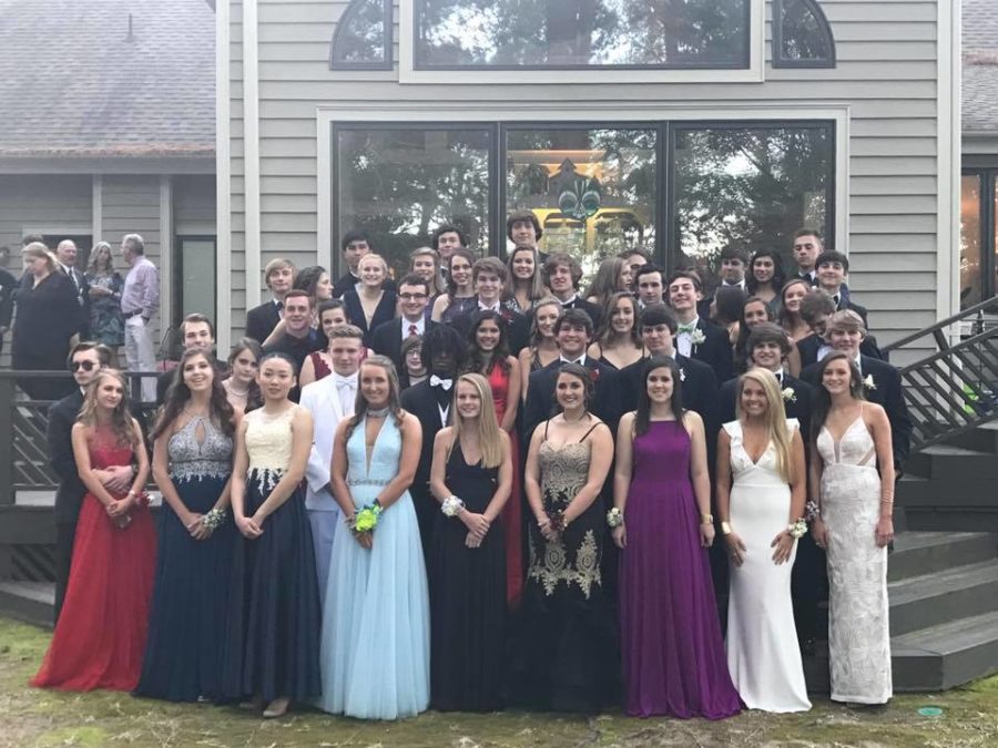 The senior class all dressed up and looking lovely for prom!